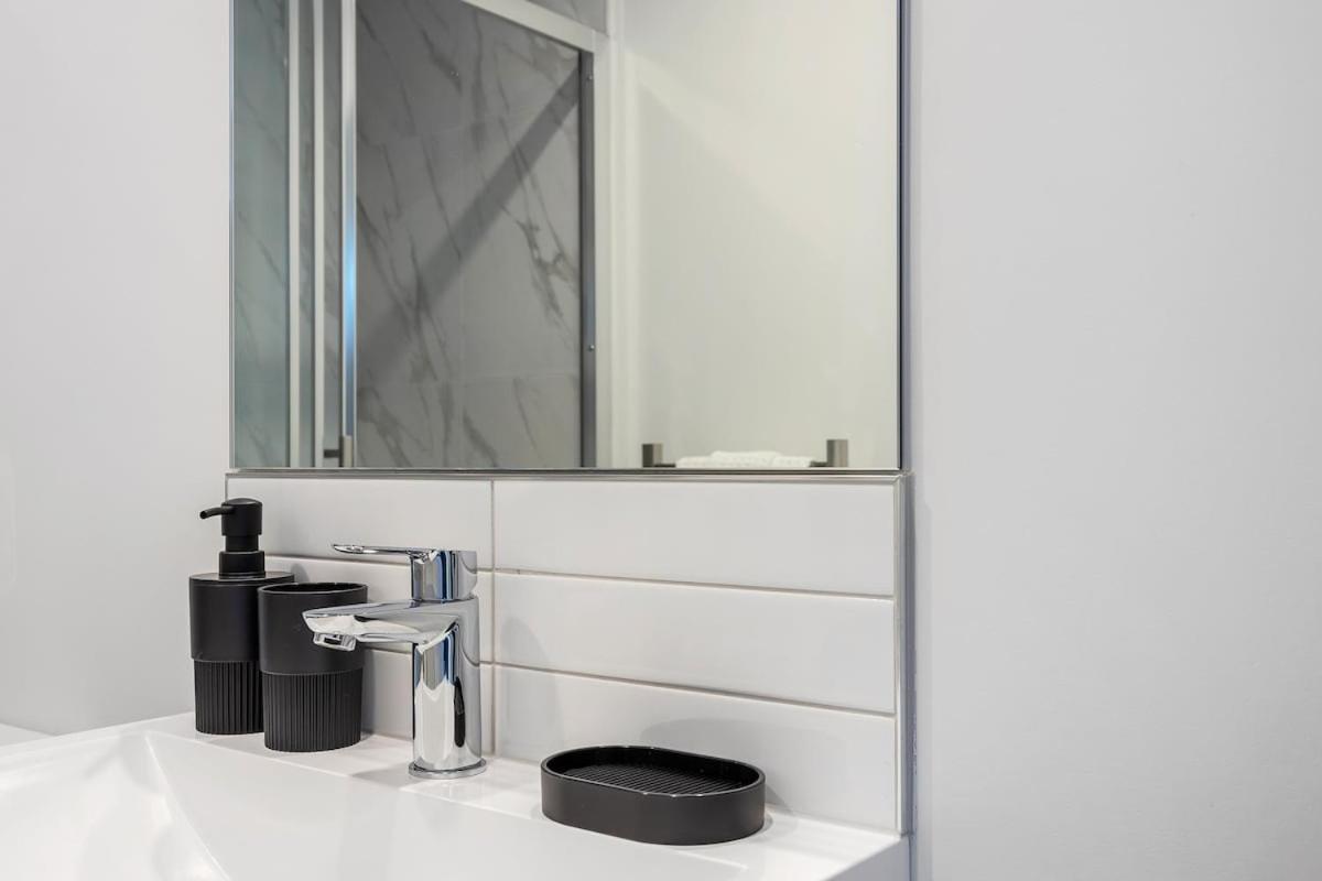 Serene Spaces On Tuam - 2 Bedroom Apartment Christchurch Exterior photo